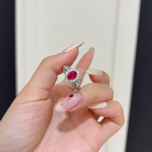 Elegant Retro Women’s Fashion Ring New Style Exquisite Light Luxury Versatile Trendy High End Ring with Simple Zircon Inlay