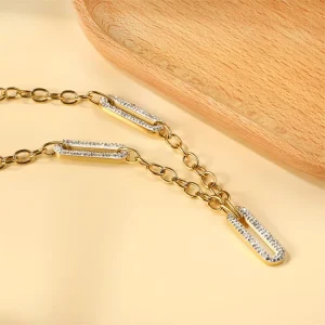 European American Luxury Ladies Necklace Light Simple Style White Mud Diamond Edge Pendant Versatile Long Fashionable Necklace