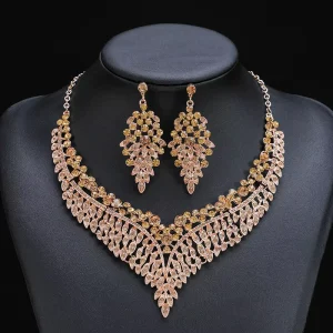 European American Retro Fashion Jewelry Set Gold Alloy Clavicle Chain Crystal Gemstone Short Necklace Pearl Earrings Suit for