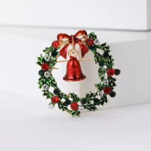 European American Style Creative Alloy Enamel Christmas Wreath Brooch Model MM-BR-0528 Fashionable