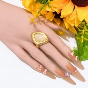 Exaggerated Hollow Large Alloy Ring Gold Plated Smooth Fashion Ring