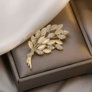 Exquisite Flower Brooch for Women Brooches and Pins Fashion Flower Gorgeous Zircon Brooch Jewelry Accessories