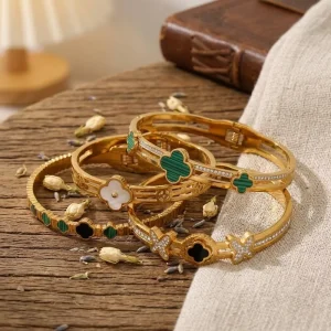 Exquisite Lucky Five Leaf Grass Fashion Jewelry Pendants Charms Ensemble