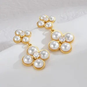 Exquisite Pearl Four Leaf Flower Earrings for Women Sweet Design Creative Style Fashionable and High End Earrings