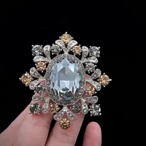 Exquisite and Luxurious Retro Flower Brooches Palace Style Fashion Jewelry Brooches for Women Coat Accessories