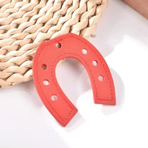 Factory Creative Gifts Leather Horseshoe Fashion Bag Hanging Decoration U shaped Basket Hanging Key Pendant Purse Charm