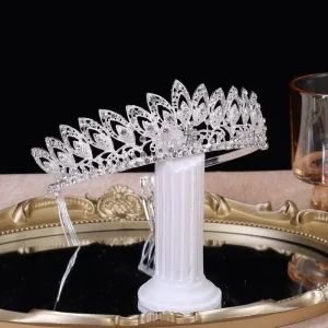 Factory Customized Wedding Tiara Crown Alloy Rhinestone Tiara Elegant Exquisite Banquet Party Hair Accessories Tiaras for Women