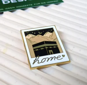 Factory Direct Hard Enamel Metal Badge “Kaaba” Pin with Gold Pin for Muslims Home
