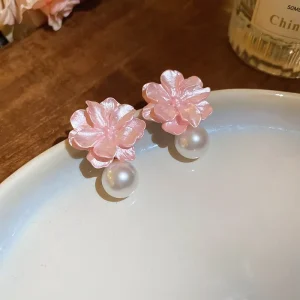 Factory Direct New Fashion Earrings Flower Pearl Zinc Alloy Stud Earrings Sophisticated Textured Earrings Jewelry Women