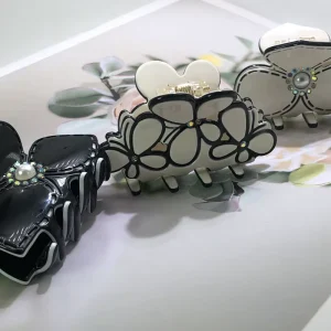 Factory Direct Sale Custom New Style Petals Hair Clip Claw Elegant Fashion Ladies Hair Accessories for Thin Hair