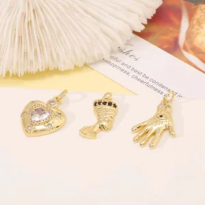 Factory Direct Sales Fashion Gold Plated Jewelry DIY Accessories Heart Shape Zircon Charm Hand Charm Jewelry Making Charms