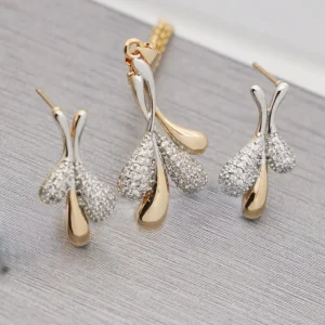 Fashion 18K Gold Plated Jewelry Fashionable Earring Necklace Pendant Women Jewelry Sets