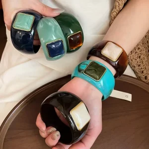 Fashion Acrylic Square Gradient Color Wide Cuff Bangles for Women Resin Statement Charm Bracelet Bangle Jewelry Gifts