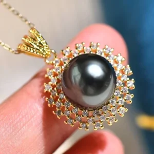 Fashion Black Pearl Charm Pendant Necklace Fully Diamond encrusted Luxury Jewelry Gold plated Perfect Pearl for Women