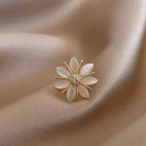 Fashion Brooch Flower Bow Brooches for Women Metal Anti glare Lapel Pin Fixed Clothes Pins Sweater Coat Clothing Accessories