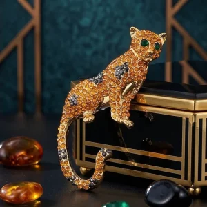 Fashion Cheetah Brooch Cute Deer Pin Alloy Rhinestones Zircons Women Party Wedding Jewelry Animal Brooches Pins Christmas Gift
