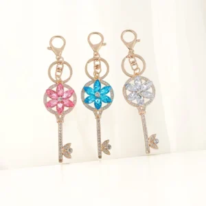 Fashion Classic Rhinestone Key Pendant Metal Key Chain Creative Key Shaped Metal Keychain for Women Small Gift