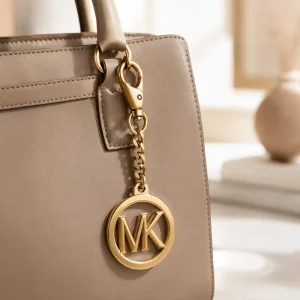 Fashion Custom Logo Circle Metal Handbag Tag Charm Pendant with Lobster Clasp Chain for Bag Custom Handbag Tag