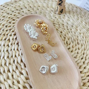 Fashion Designer Flower Heart Geometric Jewelry Earrings with 18k Gold Silver Plated Diamond Studs Earrings Set for Women