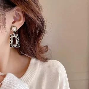 Fashion Designer Inspired Black Pearl Earrings leather Earrings Dangle Studs costume Gold Plated Jewelry for Women