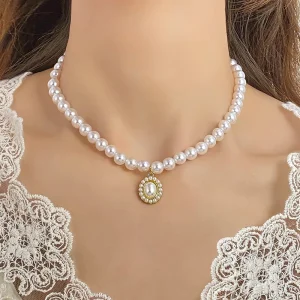 Fashion Exquisite Pearl Necklace with Charming Round Pendant Versatile Beaded Jewelry for Ladies
