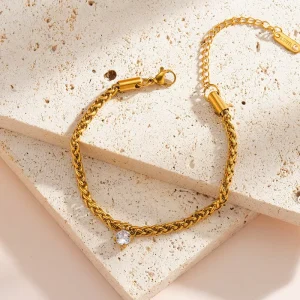 Fashion Gold Plated Zircon Stainless Steel Charm Bracelet with Geometric Design for Women Versatile Jewelry