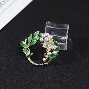 Fashion Jewelry Brooches Designer Jewelry Enamel Pearl Gardenia Wreath Brooch for Party Dinner Pin Brooches