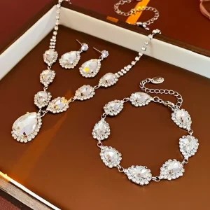 Fashion Jewelry Diamond Droplet Pendant Necklace Luxury Collarbone Chain Elegance Bridal Crystal Diamond Necklace Set