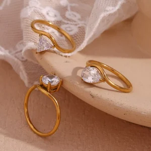 Fashion Jewelry Elegant Shining Zircon Engagement Ring Dainty Gold Plated Jewelry Waterproof Stainless Steel Rings