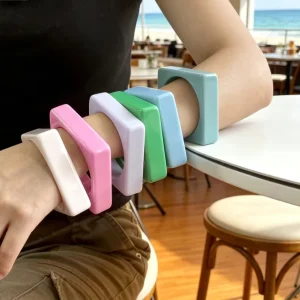 Fashion Jewelry Square Extra Wide Solid Resin Bangle Plain Candy Bright Tone Glossy Acrylic Bracelets Daily Fashion Bangles