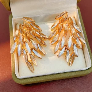 Fashion Jewelry Vintage diamond Shaped Hollow Leaf Earrings Luxury Women champagne Crystal Bridal Wedding Earrings
