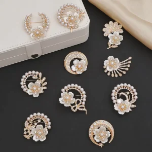 Fashion Korean Style Vintage Gold Plated Alloy Crystal Flower Brooch for Unisex Elegant Wedding