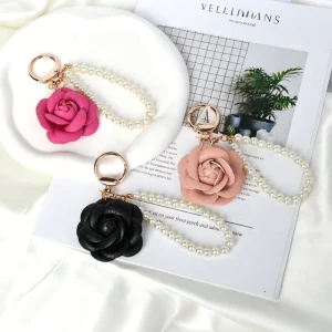 Fashion Leather Camellia Rose Flower Keychain With Pearl Wrist Chain Elegant Bag Pendant Car Key Charm Multi Color