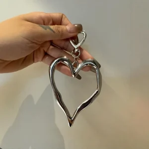 Fashion Lucky Metal Oversized Large Chunky Big Love Heart Shaped Key Ring Cute Bag Charm Backpack Purse Pendant Car Key Chain