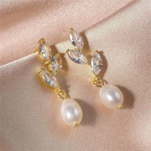 Fashion Luxury Leaf Shape Gold Plated Dangle Earrings With Imitation Pearl Pendant for Women Wedding Bridal Jewelry