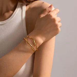 Fashion Minimalist 18K Bangle Stainless Steel Gold Plated Bending Design Bangle for Girls