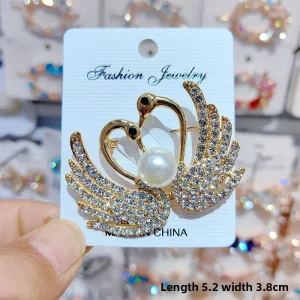 Fashion New Design Vintage Brooch Butterfly Brooches for Elegant All Match Combined Alloy Accessories