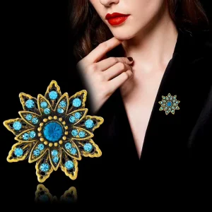 Fashion Retro Floral Brooch Made of Alloy and Studded with Rhinestones Exquisite and Luxurious Women Decorative Brooch