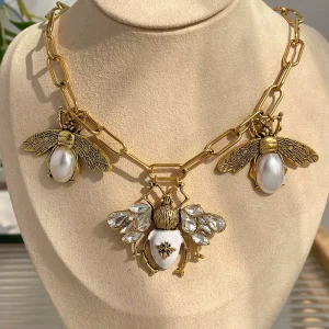 Fashion Retro Trendy Insect Theme Freshwater Pearl Bee Charm Pendant Necklace 18k Gold Plated Copper Link Chain Set Unisex Gift