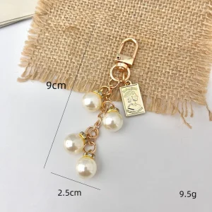 Fashion Shell Charm Pendant Accessories Metal Keyring with Rhinestone Pearl Bag Charm Accessories Keychain Gifts for Girls