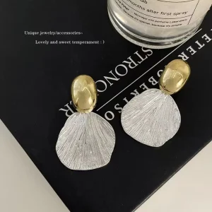 Fashion Simple Silver Needle Drop Earrings Womens Statement Metal Alloy Texture Shell Shaped Earrings