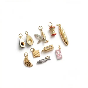 Fashion Small Charms Pendant for Necklace and Bracelet DIY Accessories High Quality 18K Gold Plated Metal Pendants