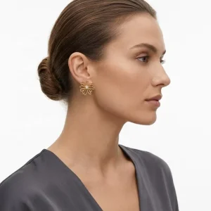 Fashion Stainless Steel Jewelry Bulk 18K Gold Plated Hypoallergenic Flower Charms Stud Earrings for Women Party