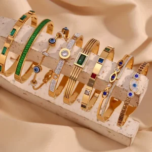 Fashion Trendy Bracelets Stainless Steel with 18K Gold Plating Closed Spring Clasp Bangle for Women