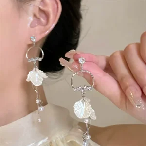 Fashion Vacation Long Petal Pearl Tassel Earrings Shell Tassel Long Petal Pearl Pendant Women’s Party Luxury Jewelry Earrings