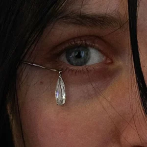 Fashion Water Drop Ear Cuff Simple Personality Design Rhinestone Ear Hook Stage Earrings Women’s Accessories