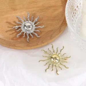 Fashion and Unique Women Alloy Material Classic Retro Sunflower Brooch