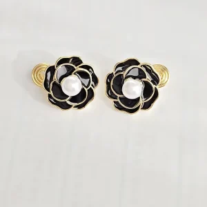 Fashion18K Gold Plated Black Camellia Clip-on Earrings Simulated Faux Pearl Flower Mosquito Coil Painless Copper Jewelry