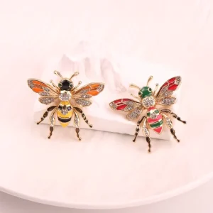 Fashionable Bee Enamel Brooches for Men and Women Creative Clothing Pins Design Accessories