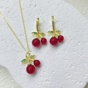 Fashionable Brass Zircon Fruit Series Red Cherry Strawberry Ladies Necklace Earrings Jewelry Set Pendant 18K Wedding Engagement